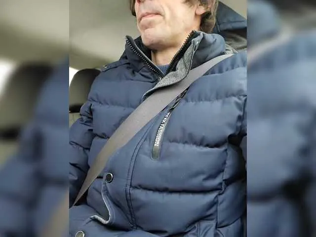 Offline Alex80-201 on BongaCams