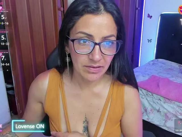 Offline alma-blue on BongaCams