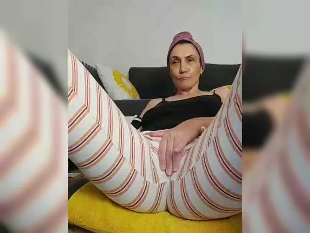 Offline Amelie7 on BongaCams