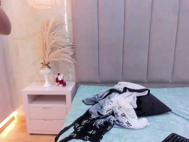 Offline AmyJoness1 on BongaCams