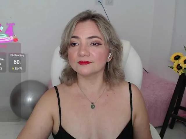 ana-milf on BongaCams 
