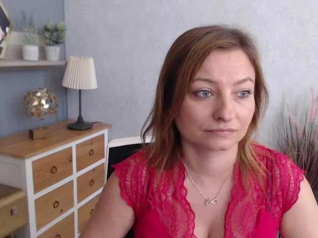 Offline angelaLove13 on BongaCams