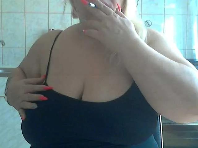 Offline AriannaMilf on BongaCams