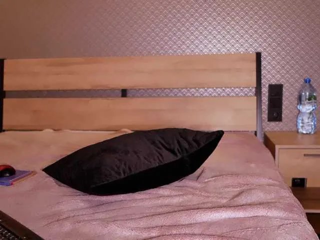 arielwavee1 on BongaCams