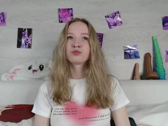 Freechat b4by-Emilia on BongaCams