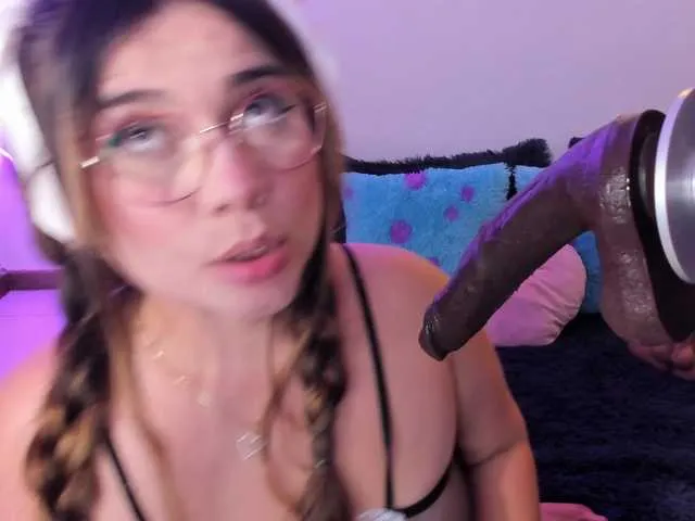 Offline Belacurvyx on BongaCams