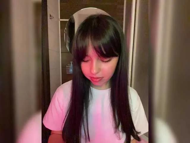 Offline Businkaa on BongaCams