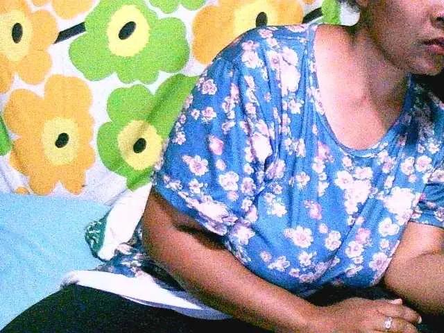 Offline Chamnah on BongaCams