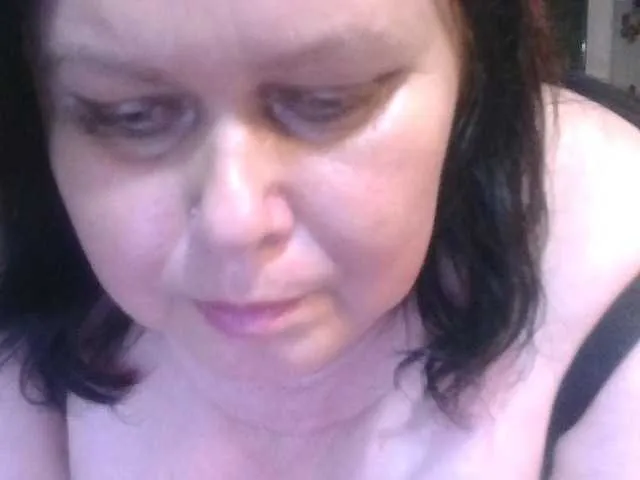 Offline CharleeKendall on BongaCams