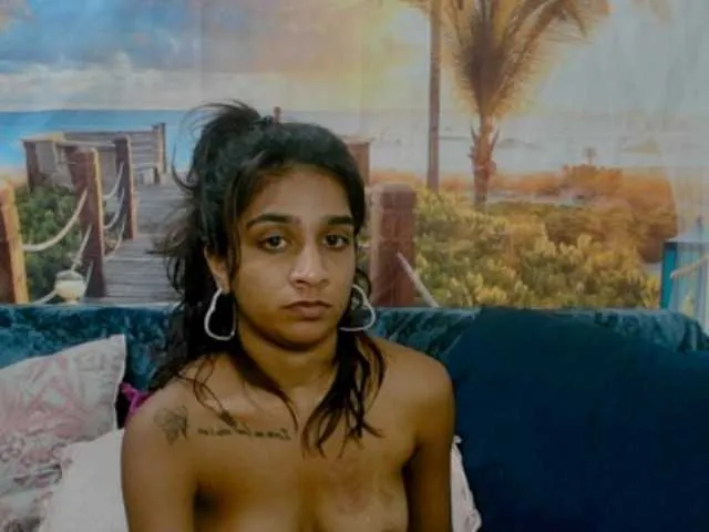 cherryindian4u on BongaCams