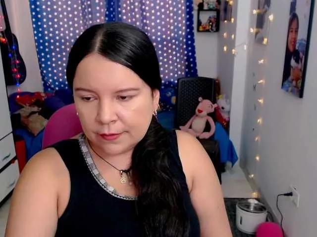 Offline clarie- on BongaCams