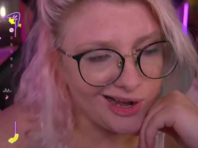 Freechat CoolTatis on BongaCams