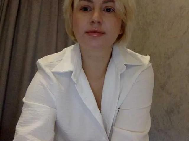 Offline CozySandra on BongaCams