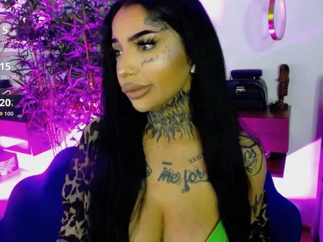 Offline CreamyInk on BongaCams