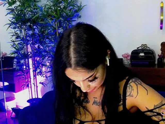 Offline CreamyInk on BongaCams