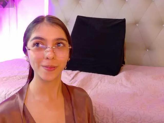 Offline cristal-antoni on BongaCams