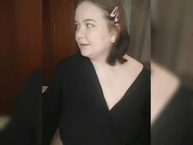 Offline Cutecheeks on BongaCams