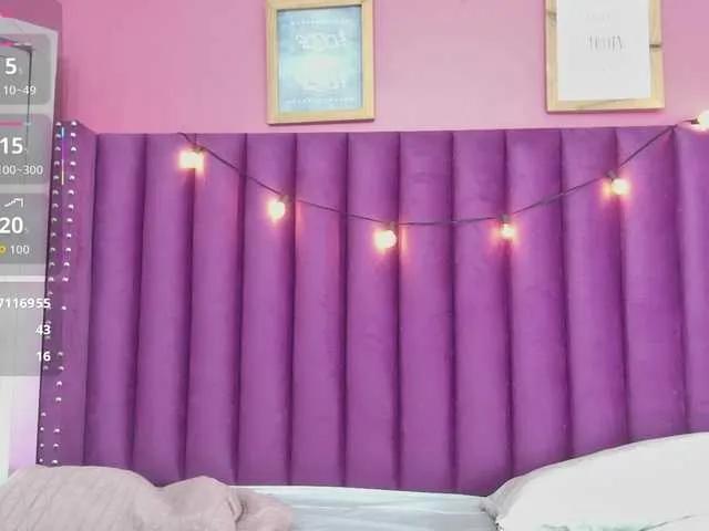 Freechat daddysneakin on BongaCams