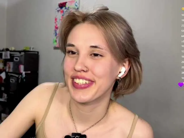 DeloiseChuta on BongaCams