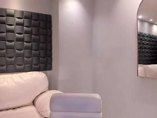 Offline DominiqueVega on BongaCams