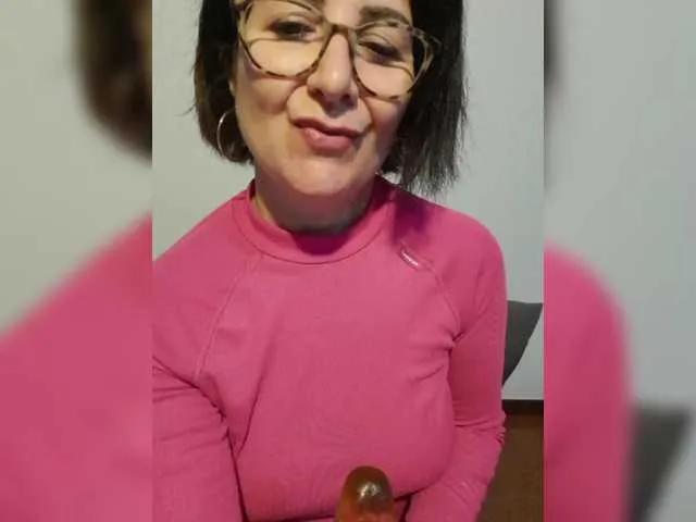 Offline ElitalianMilf on BongaCams