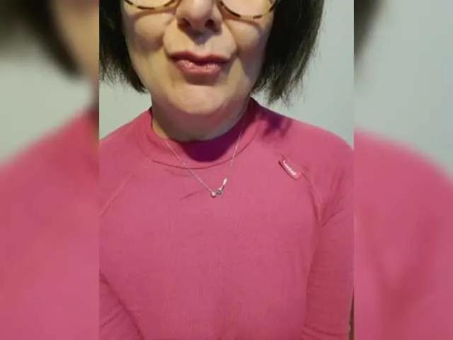 Offline ElitalianMilf on BongaCams