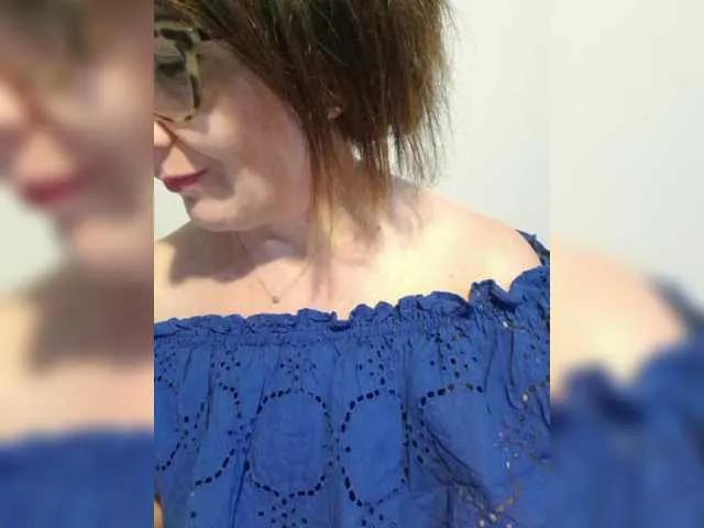 Offline ElitalianMilf on BongaCams