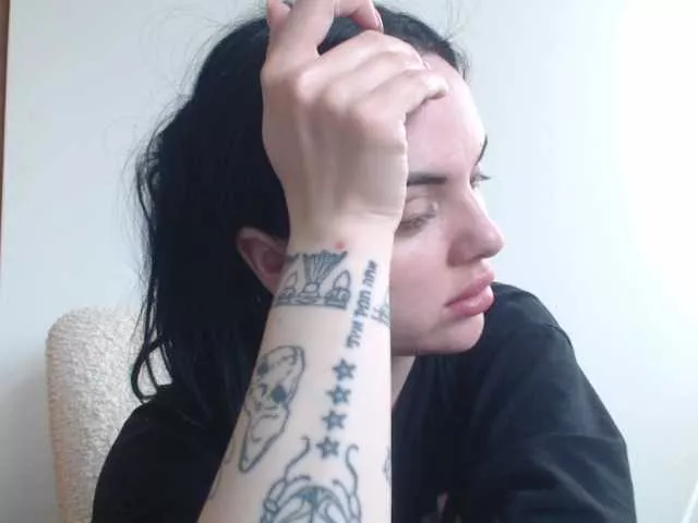 Offline Elithabeth7 on BongaCams