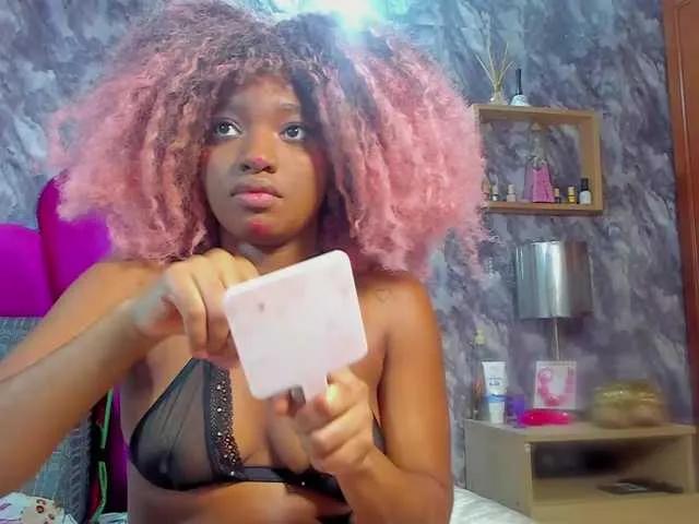 Freechat EMMAPARIS on BongaCams