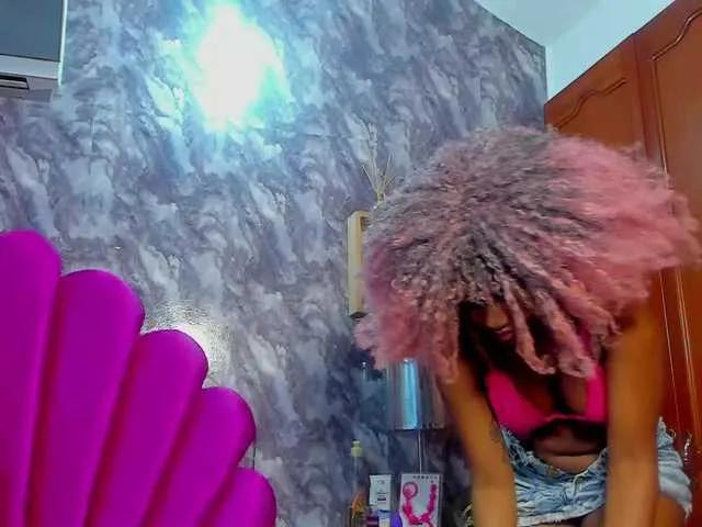 Freechat EMMAPARIS on BongaCams