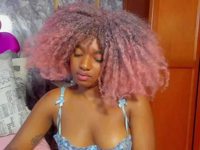 Freechat EMMAPARIS on BongaCams