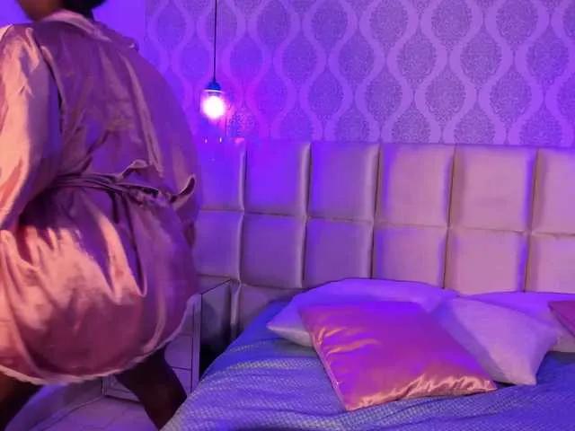 BongaCams EvelynBrooks is Freechat EvelynBrooks — I love when a men help me and make me feel all my body hot, im a good girl in the sex but i love when my juice have off and can i help a good men whit all he milk and put all in my pretty face