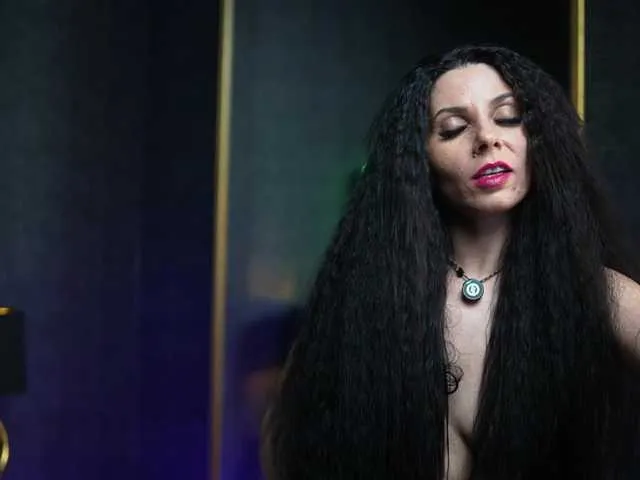 GiaEasyIce on BongaCams