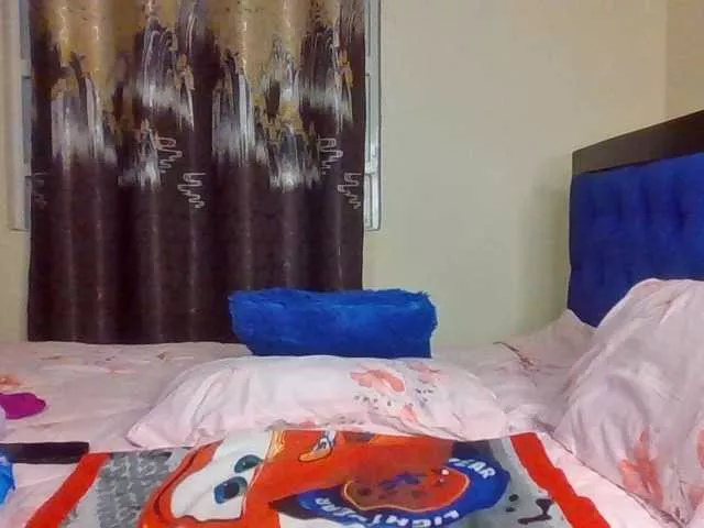 Offline HappyLoverxo on BongaCams