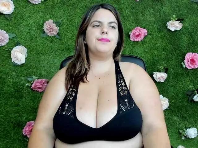 Offline HugeTittiess on BongaCams