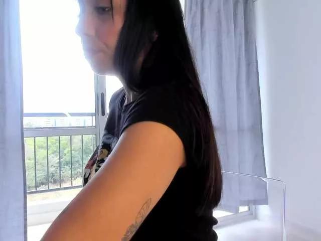 IrinaTannedd on BongaCams 