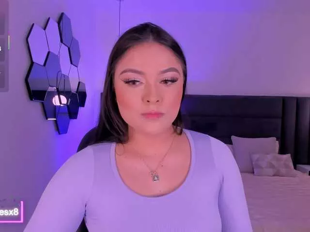 IvyJones1 on BongaCams