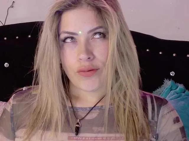 Offline Ivypoison10 on BongaCams