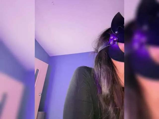 Kiss-krisss on BongaCams