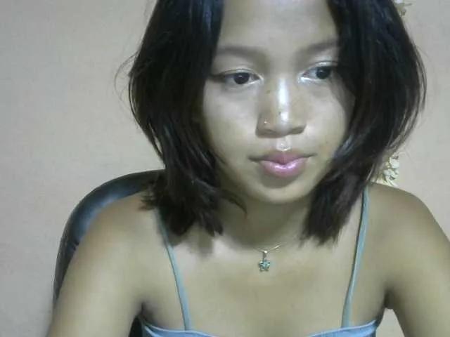 Offline Laura1881 on BongaCams