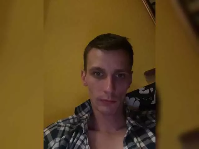 Laylay13 on BongaCams