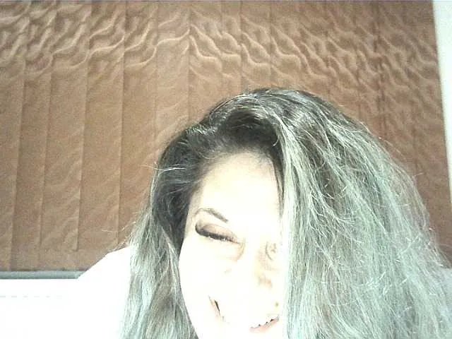 Offline lionessmom on BongaCams