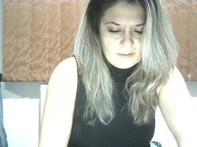 Offline lionessmom on BongaCams