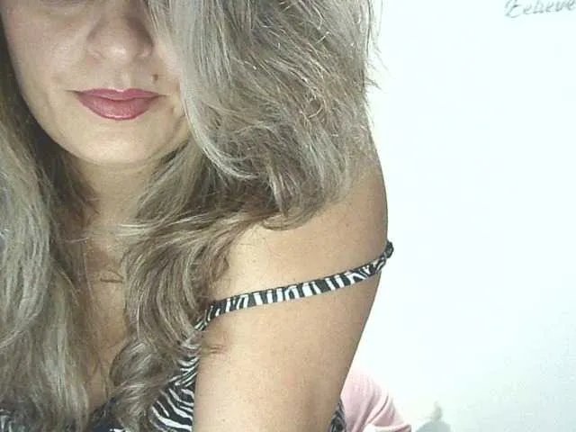 Offline lionessmom on BongaCams