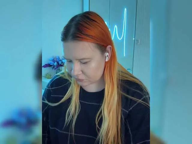 Offline LunaLu13 on BongaCams