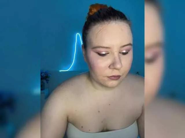 Offline LunaLu13 on BongaCams