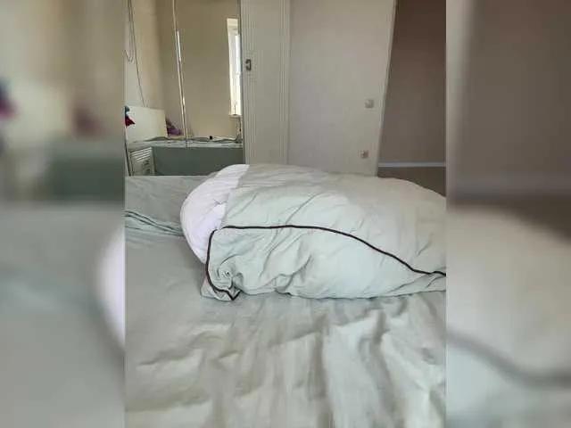 Offline LunaLu13 on BongaCams