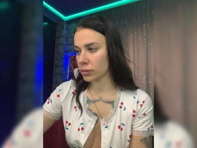 Freechat MaidenCrystal on BongaCams