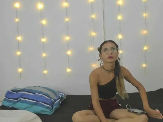 Offline make-me-feel- on BongaCams