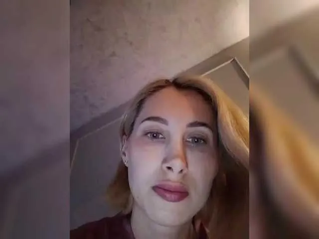 Offline Maria111 on BongaCams